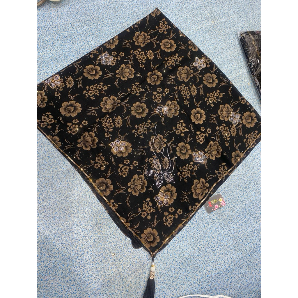 hijab segiempat Mekkah motif