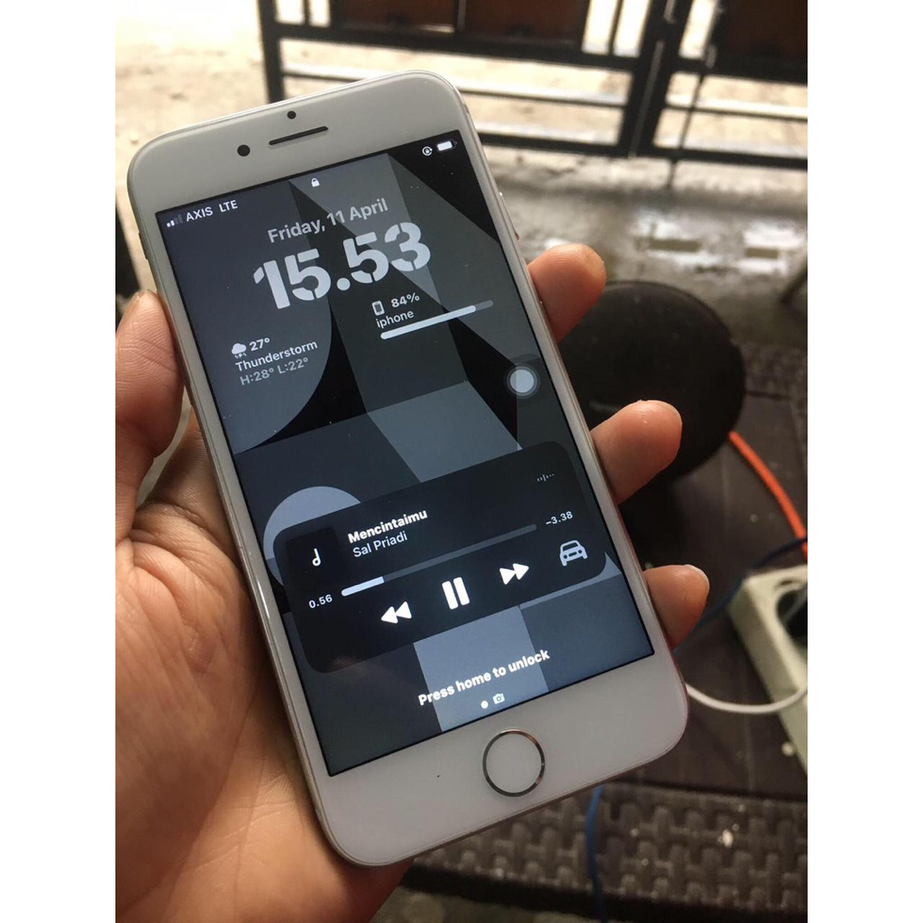 iphone 8G second unit hp & charger saja