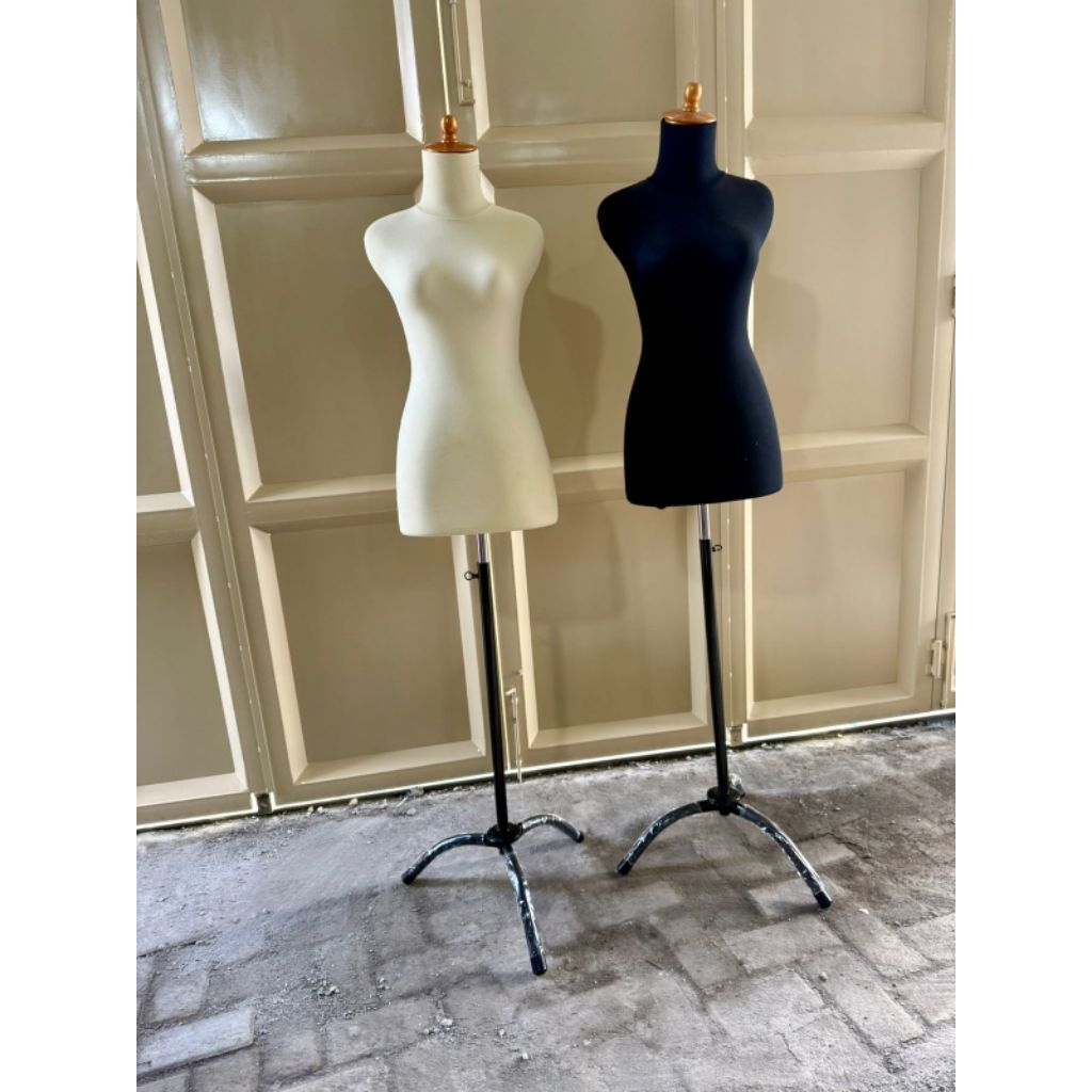 Jaydening Patung Manekin Baju Wanita Dress Lapis Busa + Tiang Kaki Hitam