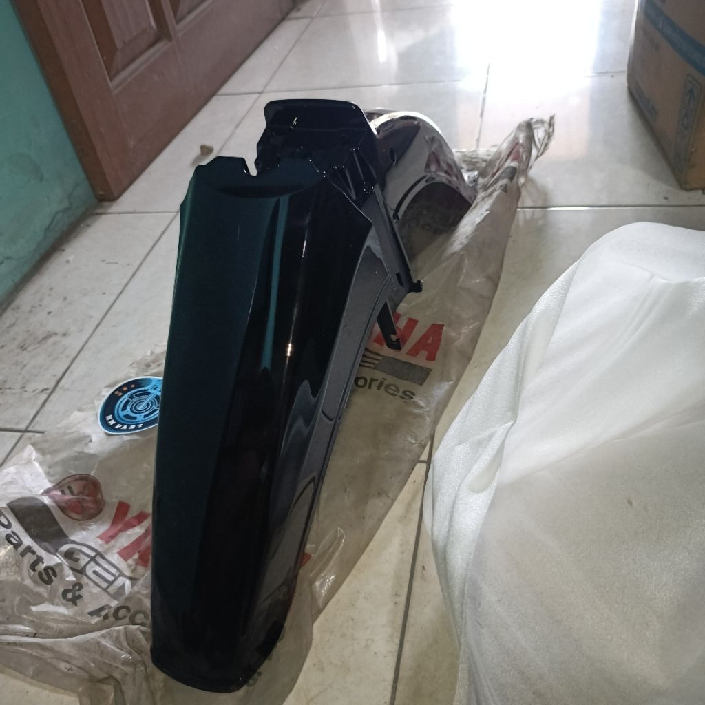 Spakbor slebor depan F1 Force 1 F1z Fiz Crypton Sigma 3XA hitam YB original baru YGP / 3XA-F1511-00-