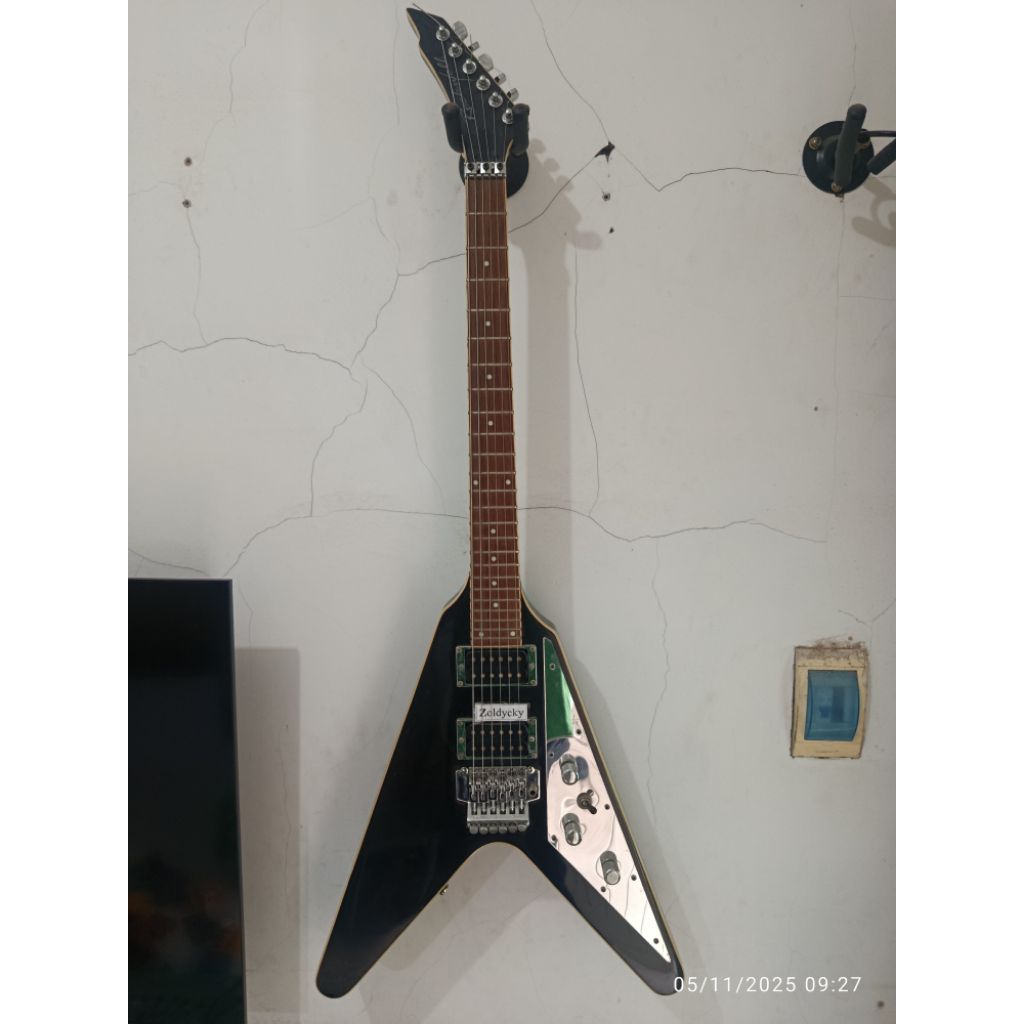 Gitar flying v Rockwell