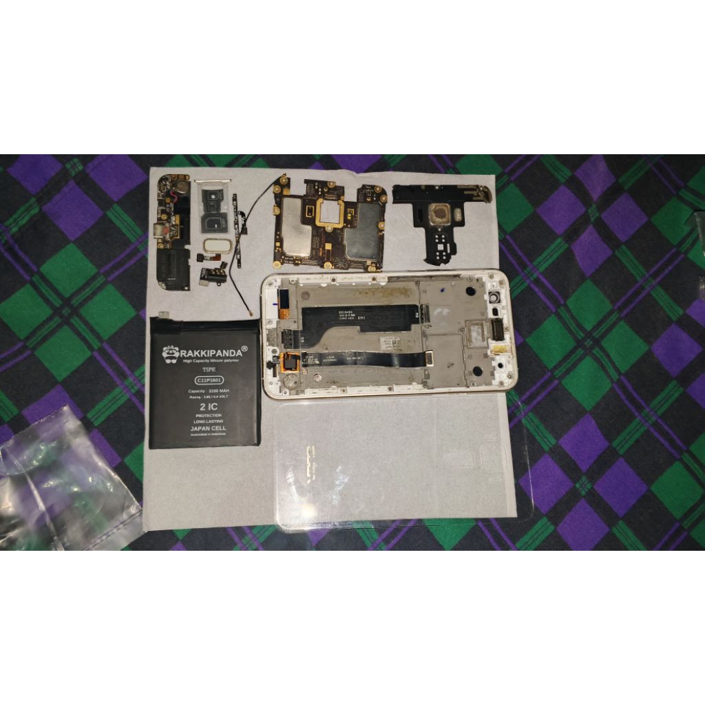 (Second Minus) ASUS ZENFONE 3 ZE520KL 4/32