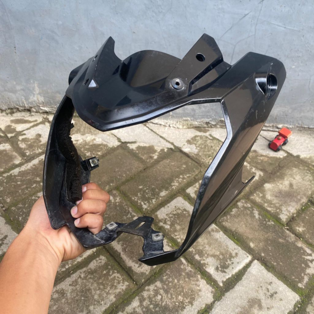 batok lampu depan vixion nvl 2013 - 2014 original