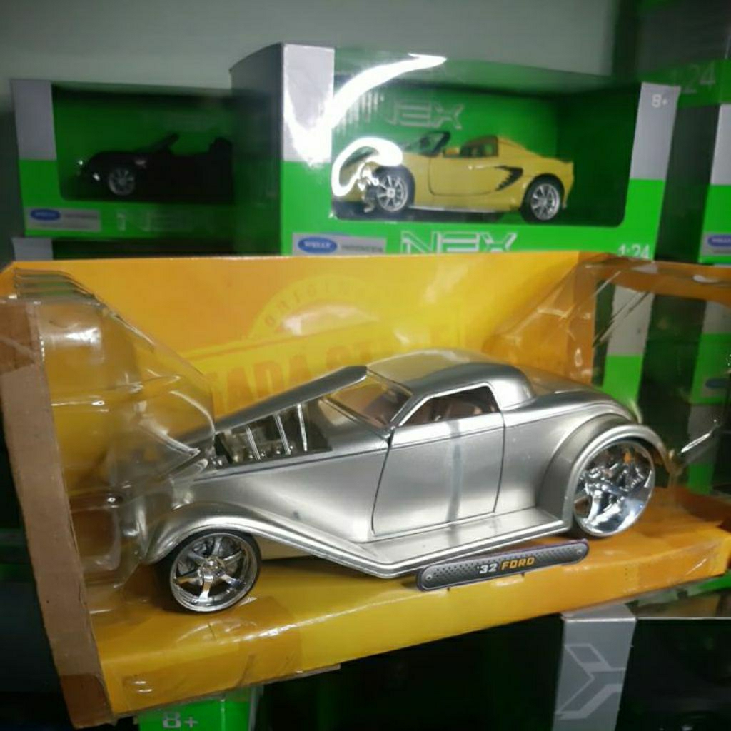 Diecast Jada Skala 1:24 D Rods 32 Ford Silver Baru Bukan Bekas Komplit