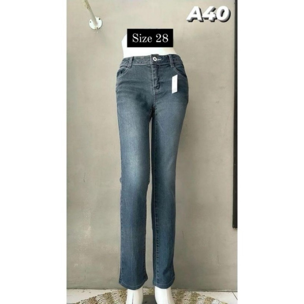 celana jeans preloved biru dongker navy branded