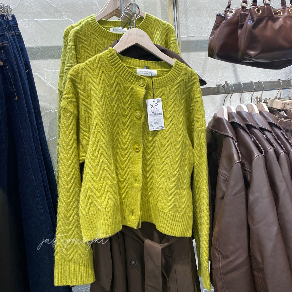 Cardigan Stradivarius Wanita