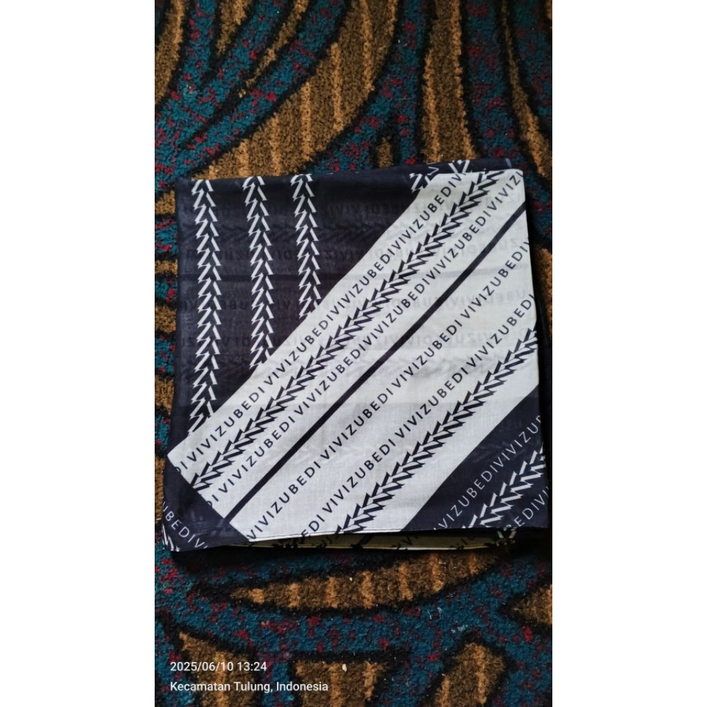 PL hijab VZ , Preeloved Vivi zubedi