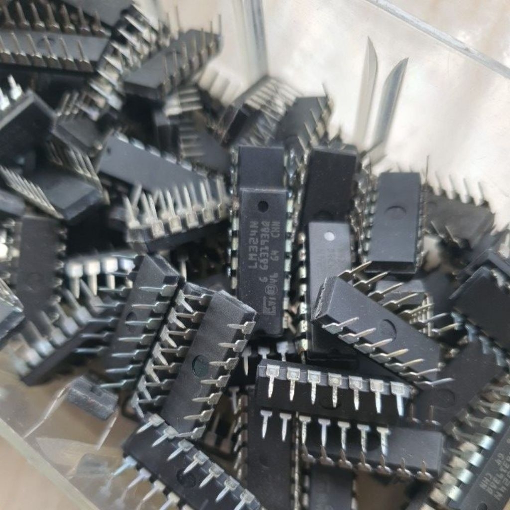 IC LM324 ST LM 324 ST MALAYSIA