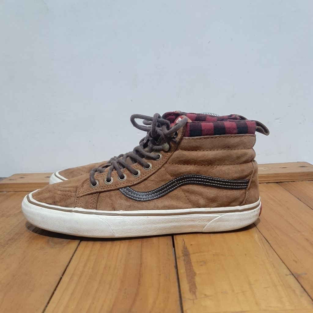 Vans scotchgard suede boots