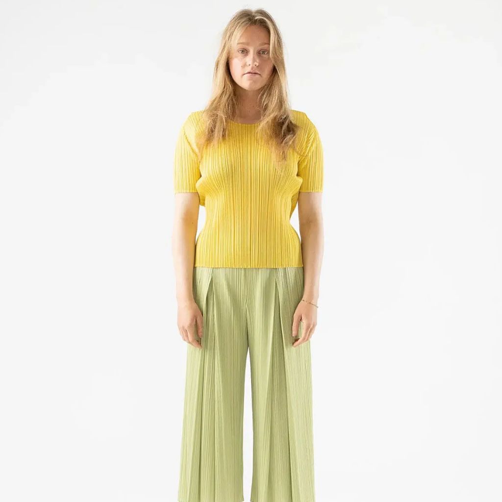 ISSEY MIYAKE PLEATS PLEASE