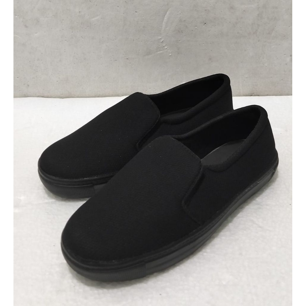 Sepatu slip on pria hitam polos sepatu pria hitam tanpa tali