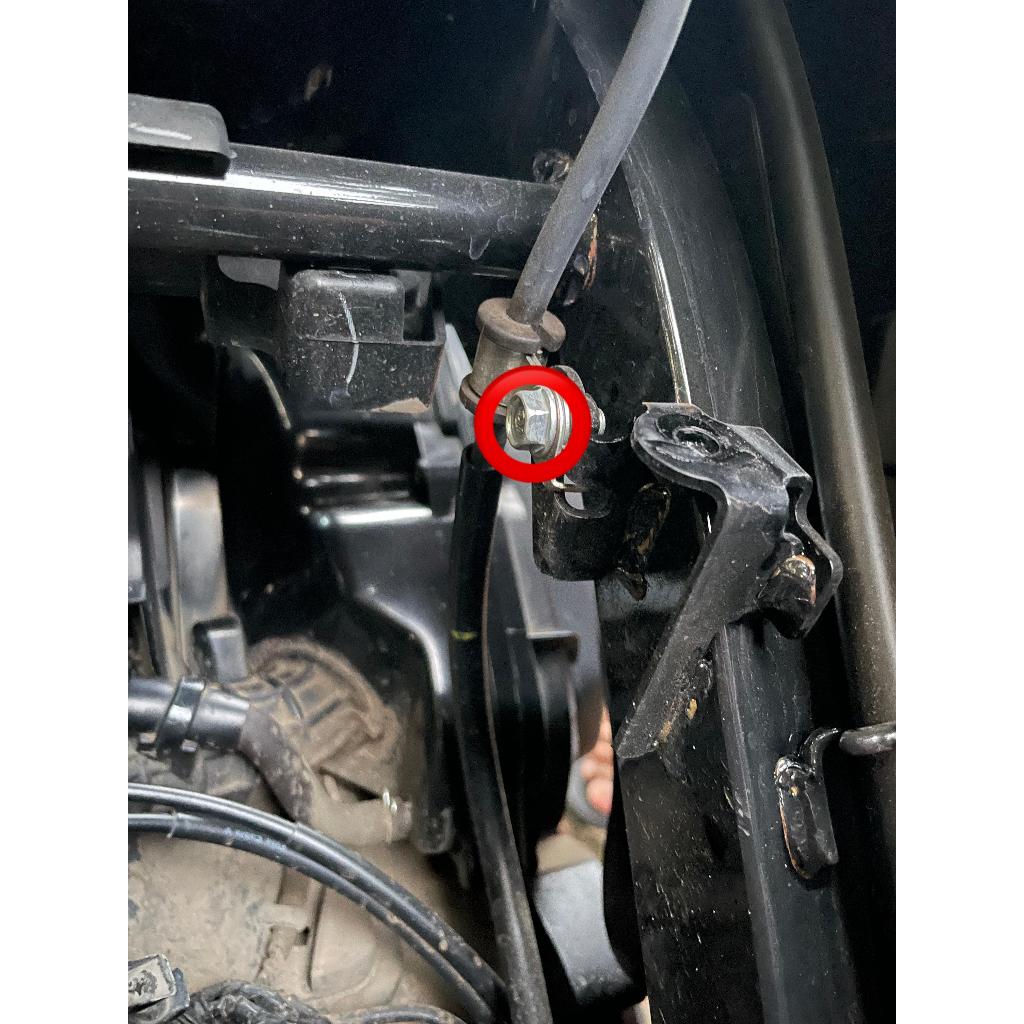 BAUT SELANG INJECTOR BENSIN ATAS ( 1 BAUT ) MODEL SLASH BIG HEAD PCX VARIO BEAT DELUXE SCOOPY ADV ST