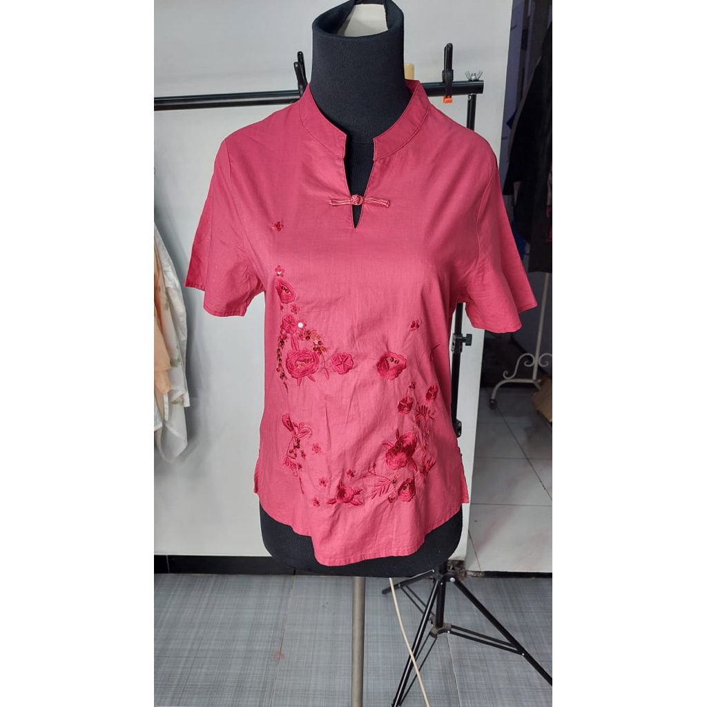 Atasan cheongsam merah maroon bordir payet
