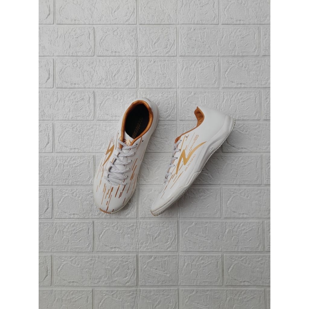 Specs Lightspeed Reborn White/Pale Gold IN