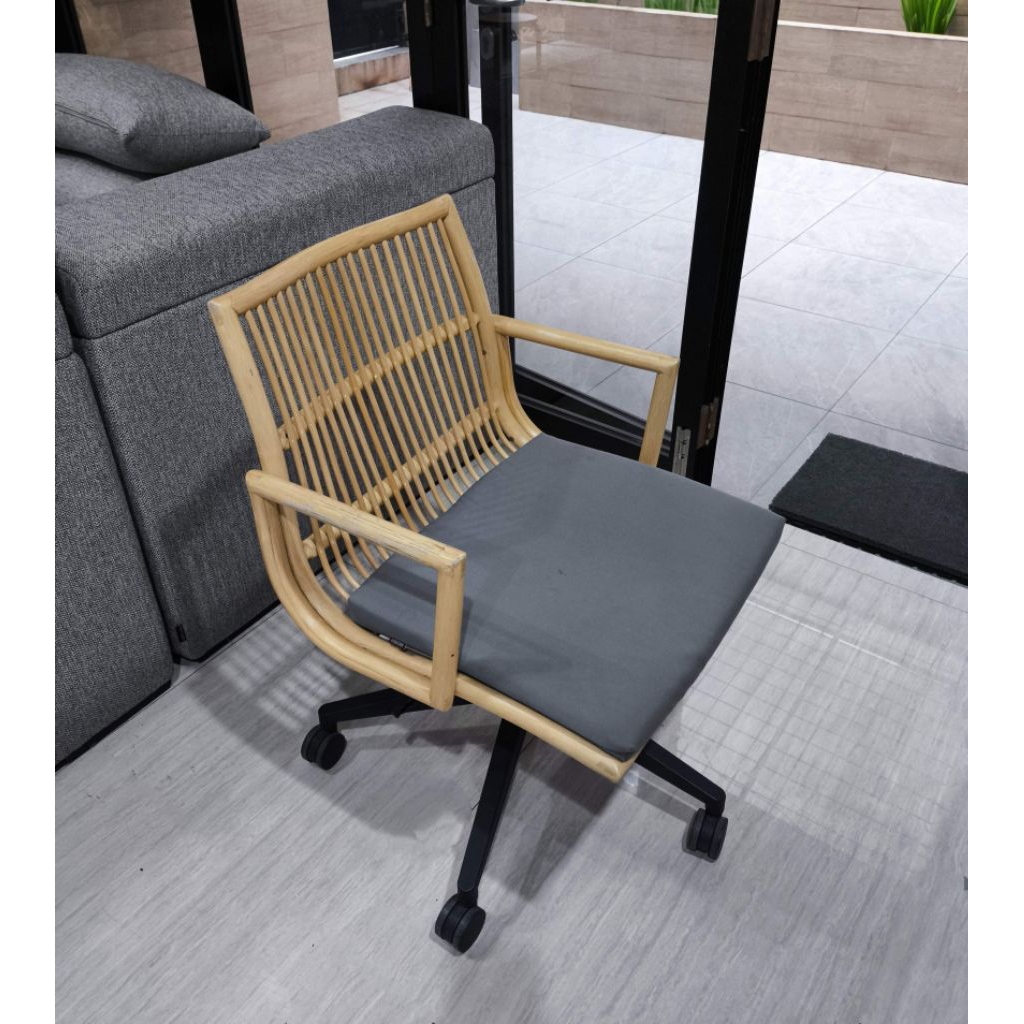 Kursi kerja rotan Matala swivel chair vivere