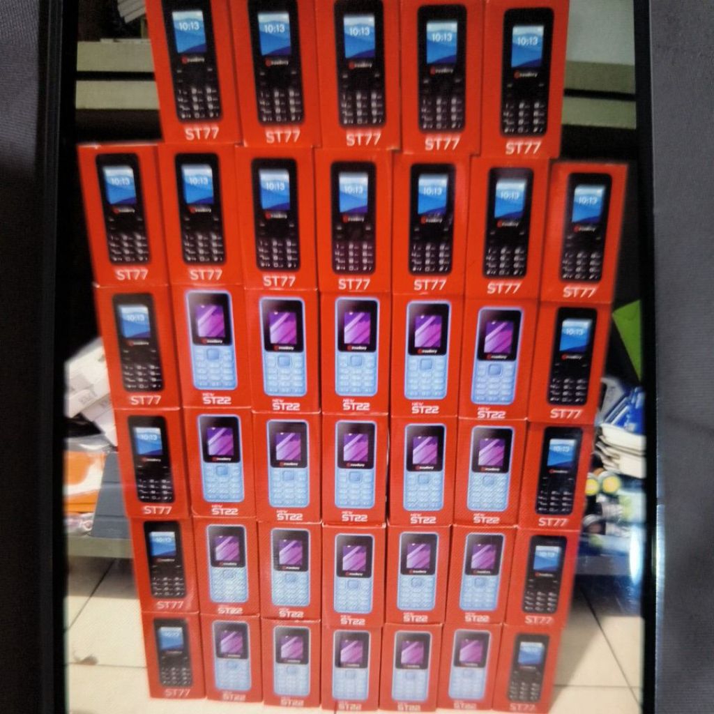 hp strawberry ST77  s7701 st 7701 jaringan 3G fm radio garansi resmi bergaransi layar besar 2.8inc