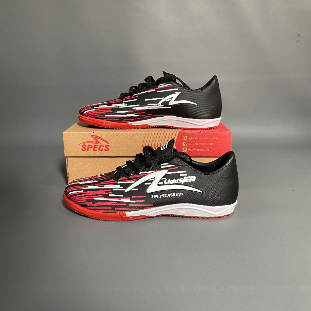 Sepatu Futsal Dewasa Specs Lightspeed Hitam Merah