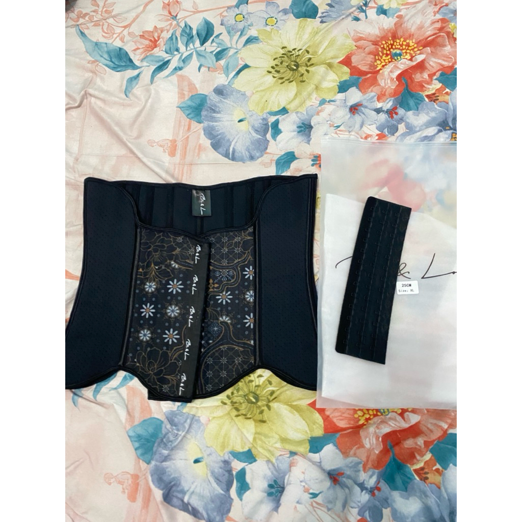 Korset Obsidian Batik Latex Cikor