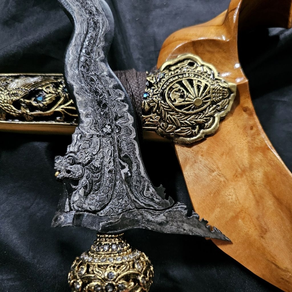 Keris Nogo Rojo Luk 15 Kinatah  Pamor Untu Walang