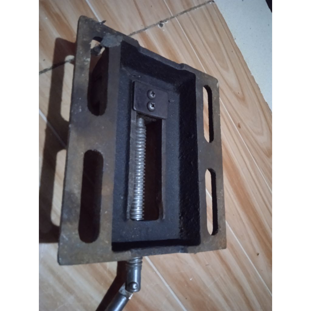 ragum catok bor bekas