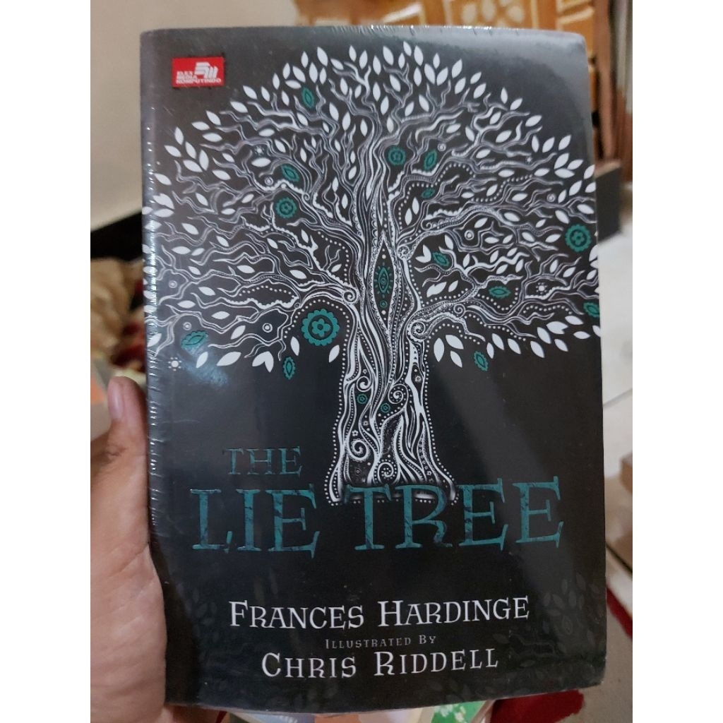 The Lie tree Francis Hardinge Novel Gramedia
