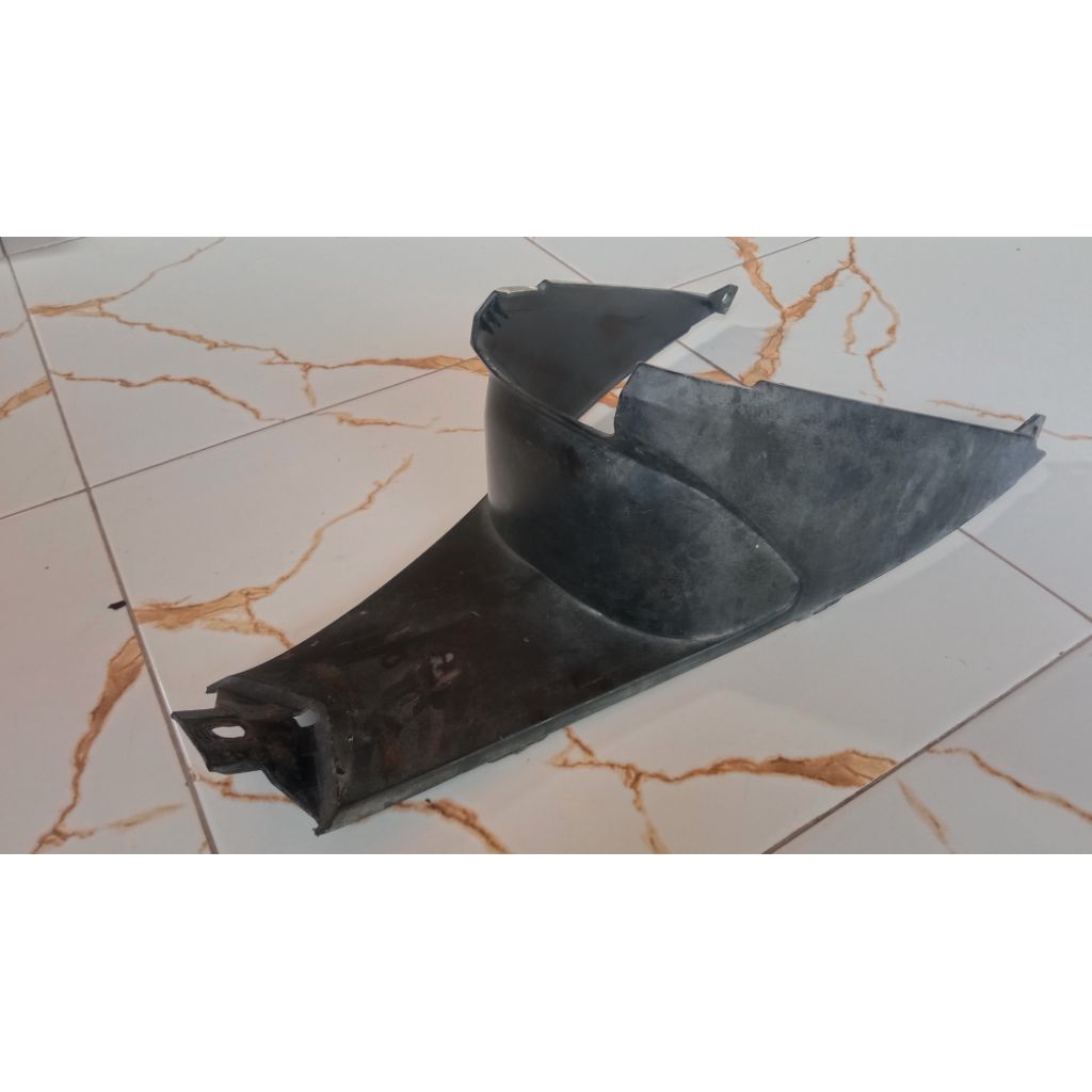 body Yamaha Vega r new ori body tengah Vega r new legsyl Vega r ori