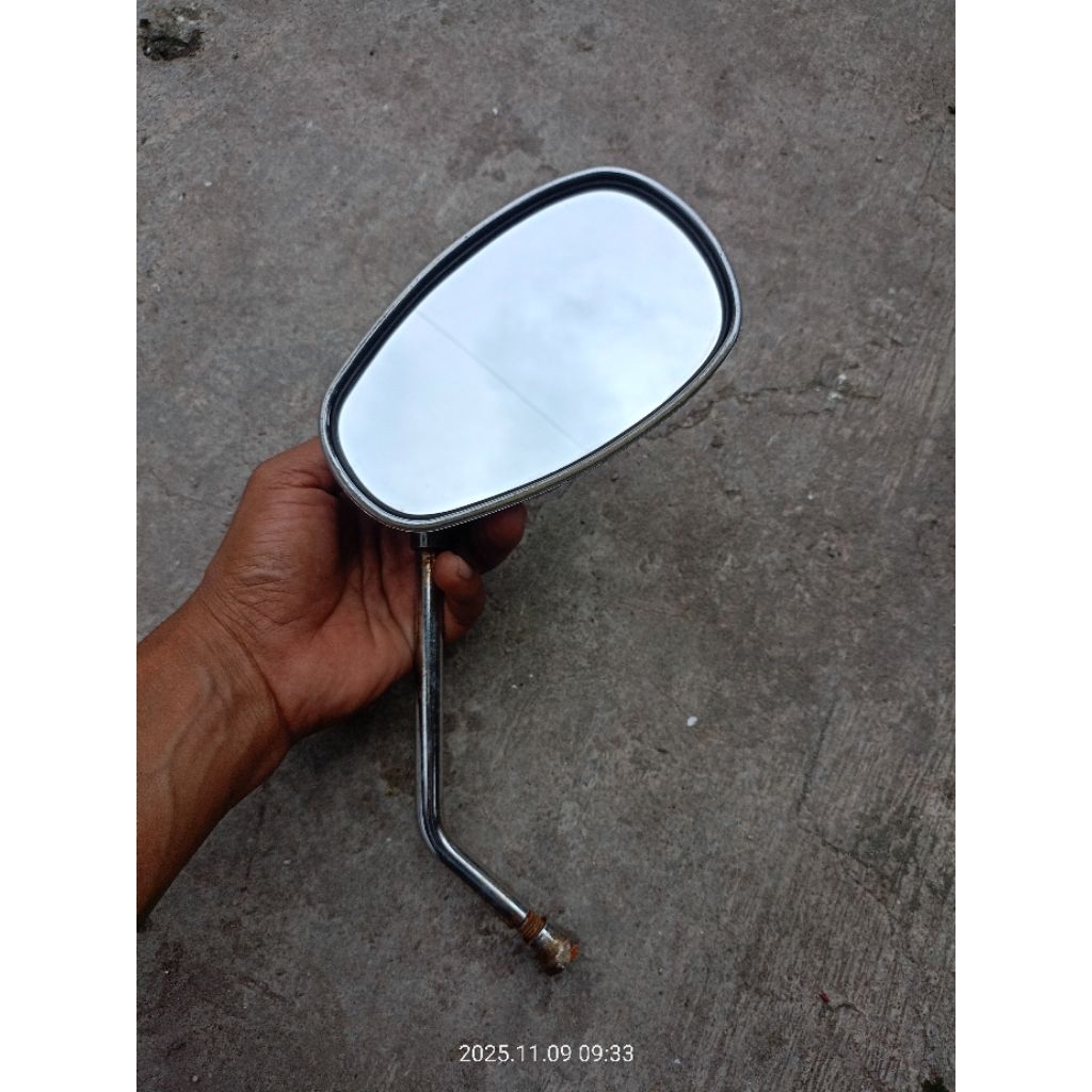 Spion TOSSA VIAR KANAN ORI COPOTAN SECOND BEKAS