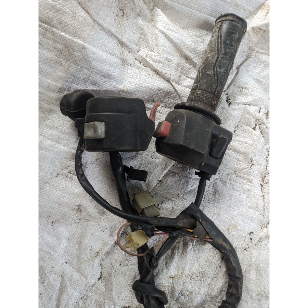 holder Vixion new ori set kanan kiri kabel