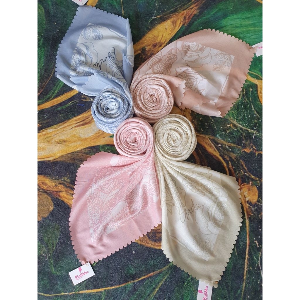 kerudung segi empat motif by : arinda syar'i