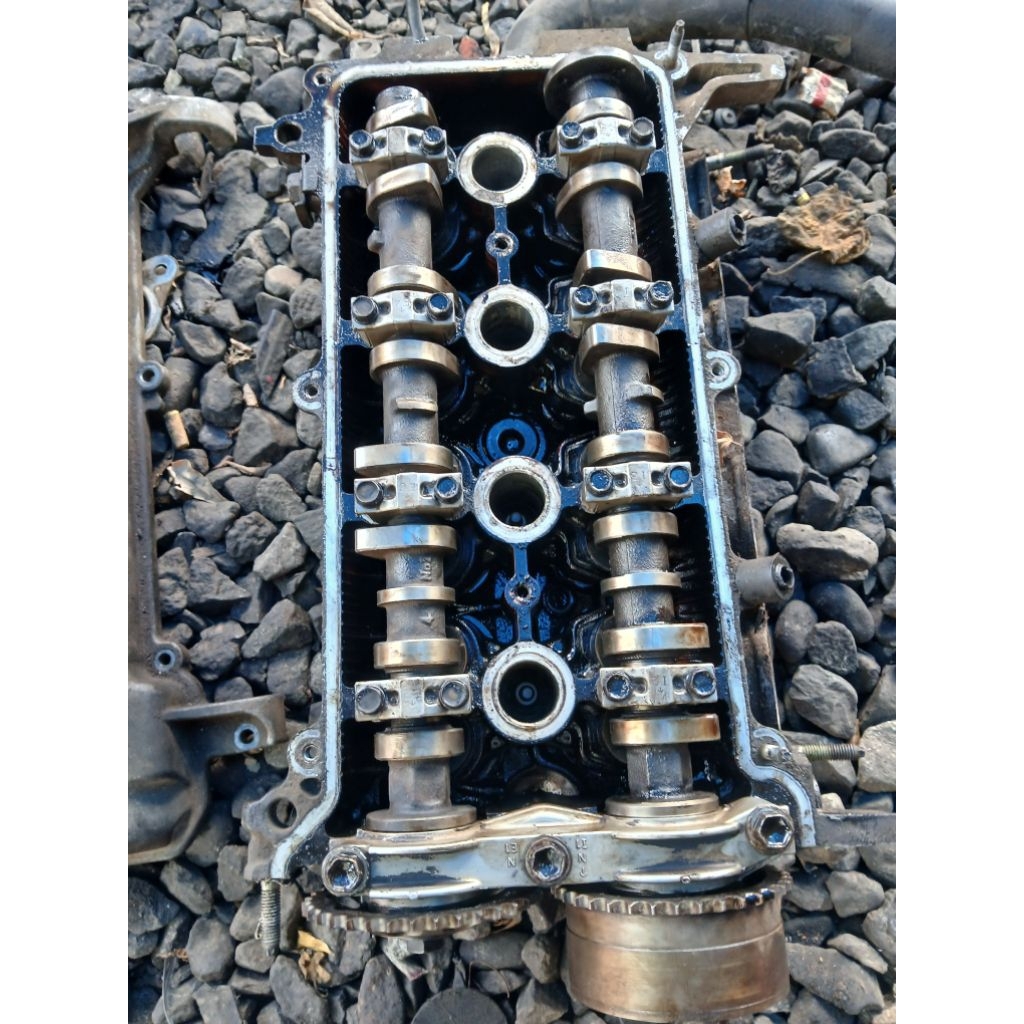 silinder head deksel Toyota Vios Limo gen 1