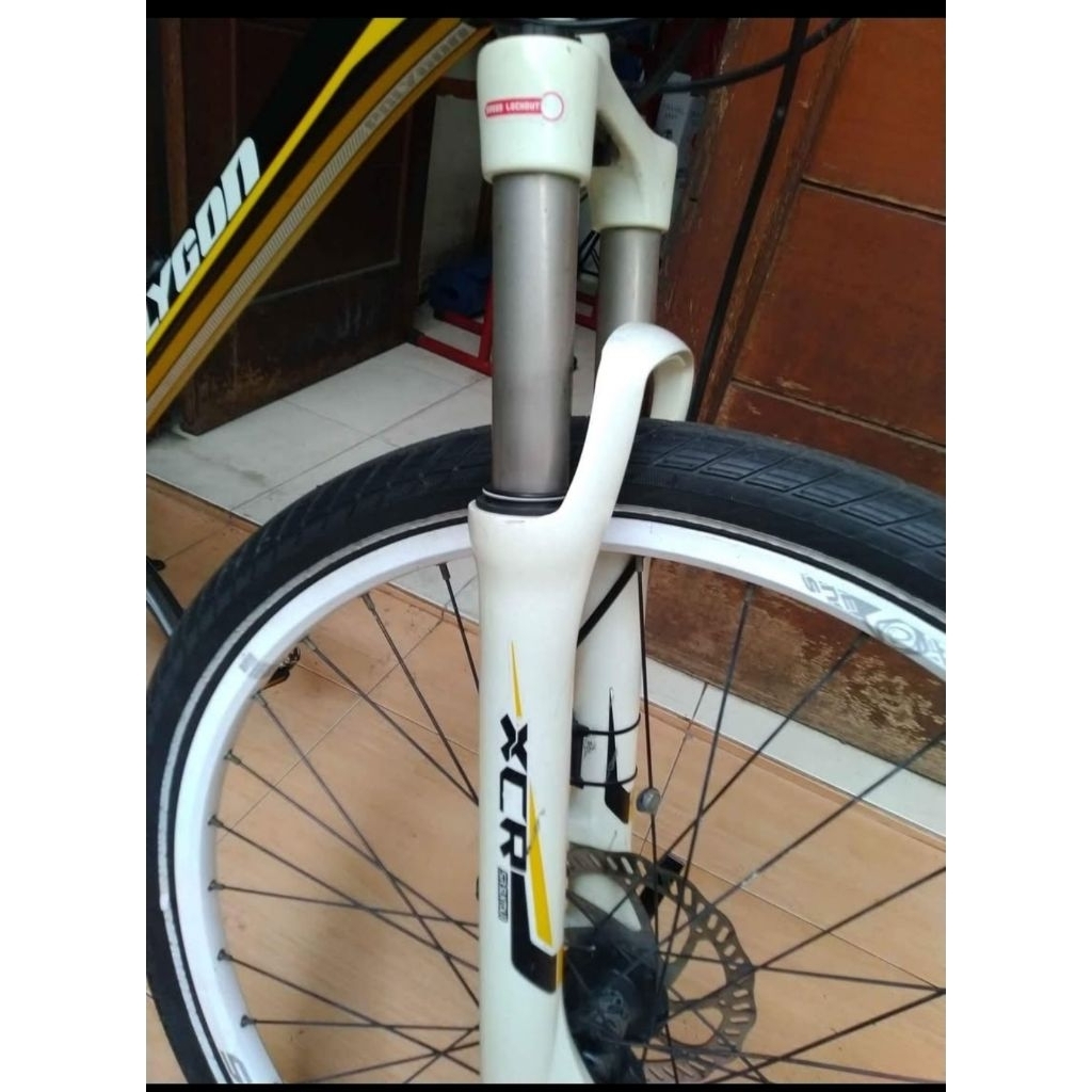 Polygon Cozmic Cosmic 27 Speed Deore Hydraullic