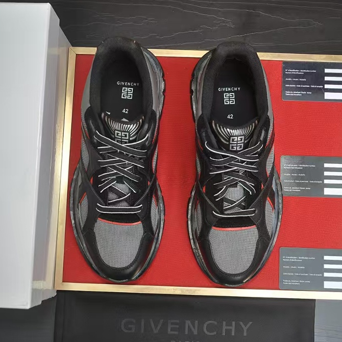 GIVENCHY new casual men's shoes, fashionable and breathable cowhide sports shoes, running shoes
