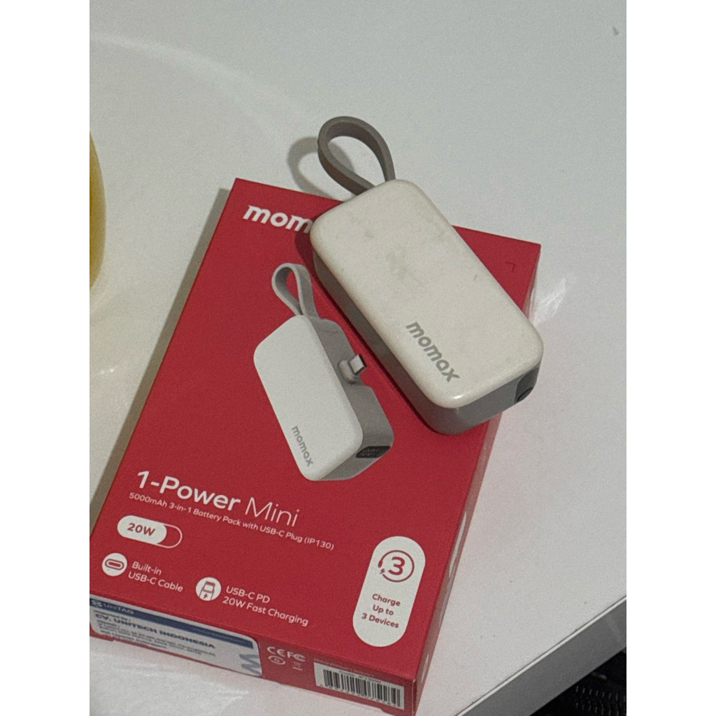 Second Preloved Powerbank Momax Second 5.000 watt type C Charger HP Iphone