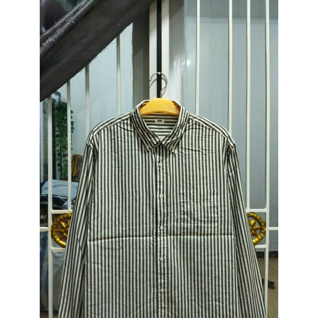 kemeja Uniqlo garis garis lengan panjang pria XL slim