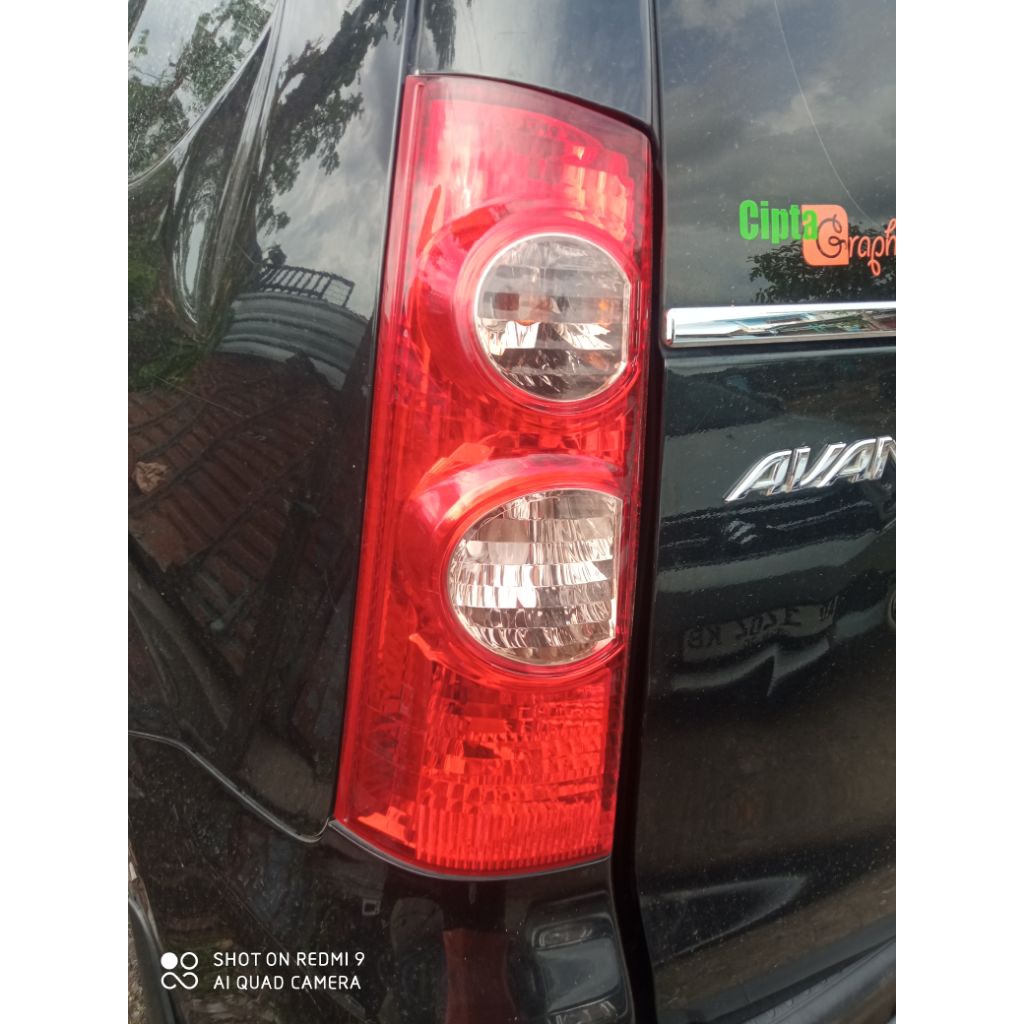 seoasang lampu belakang avanza 2010 ori copotan