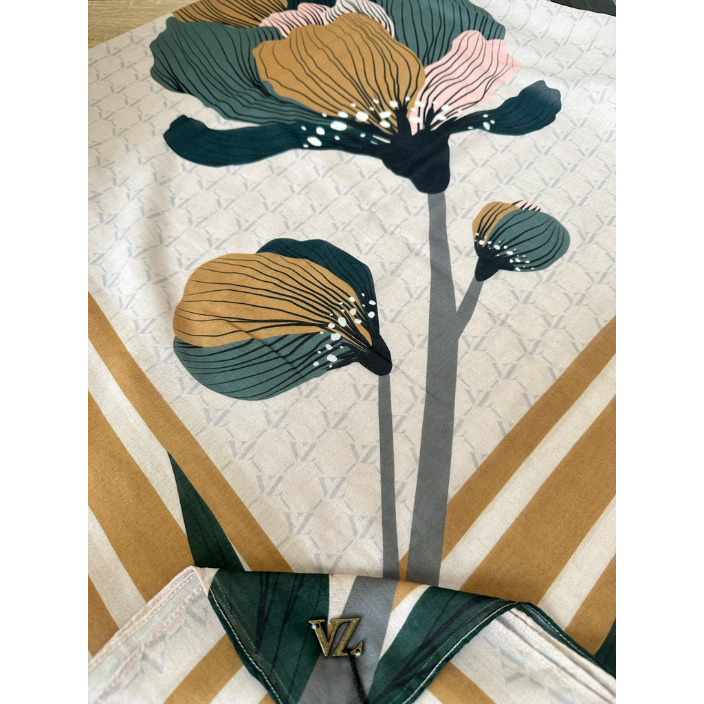 Scarf New VZ minor Defect Reverie