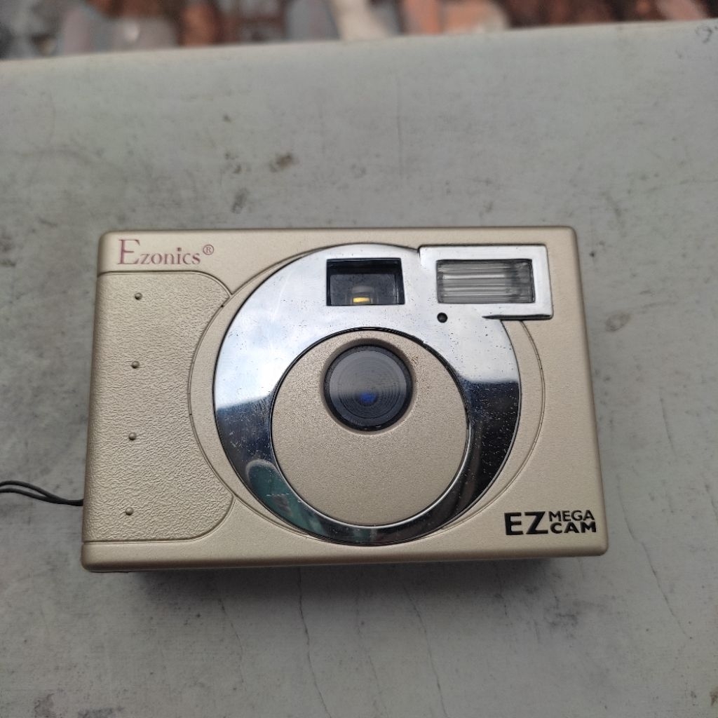 Kamera digital EZONICS bekas pemakaian