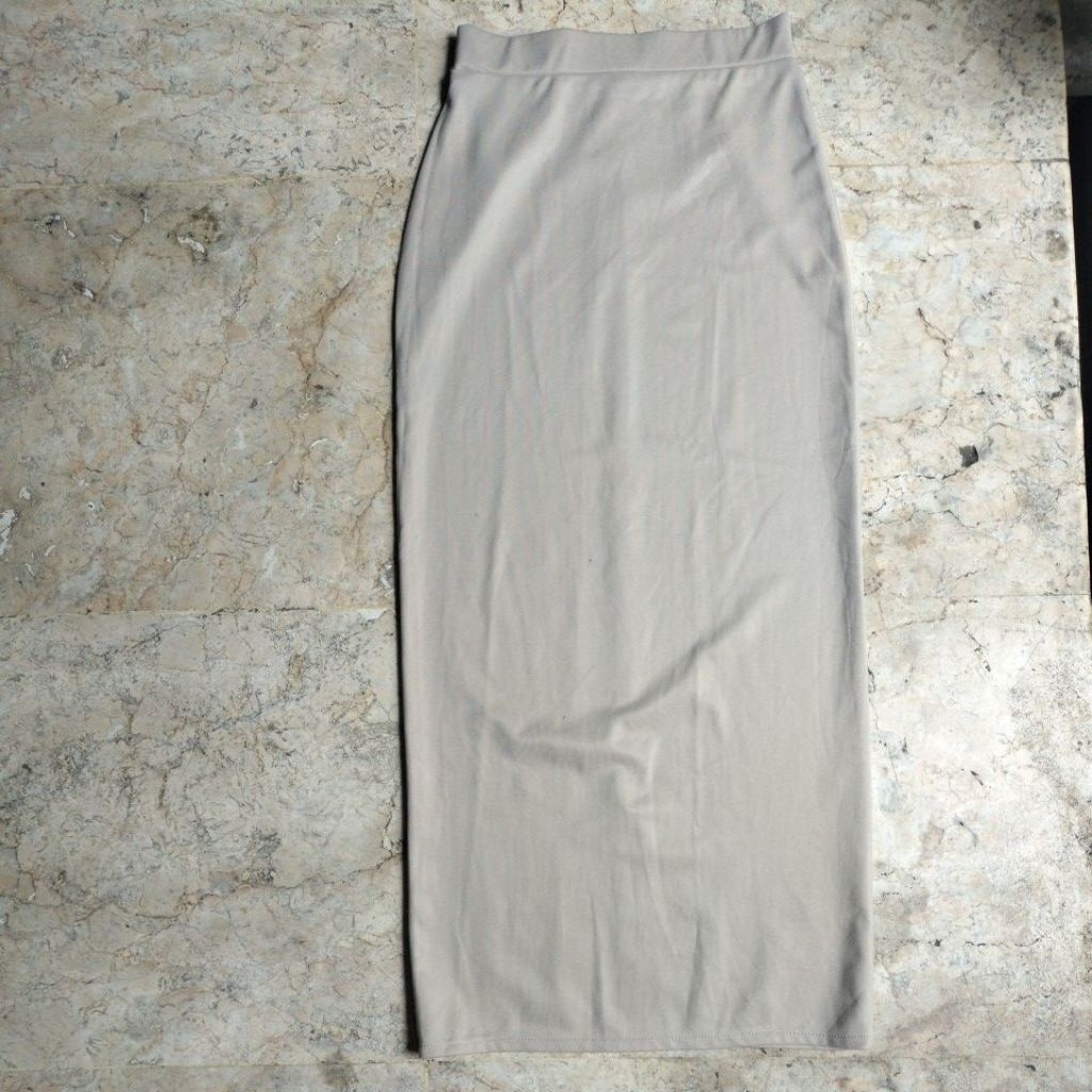 Bawahan Wanita Rok Bodyfit Cream Remaja