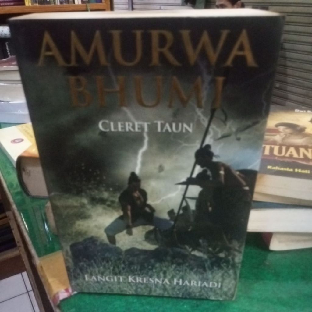 NOVEL AMURWA BHUMI Cleret Taun