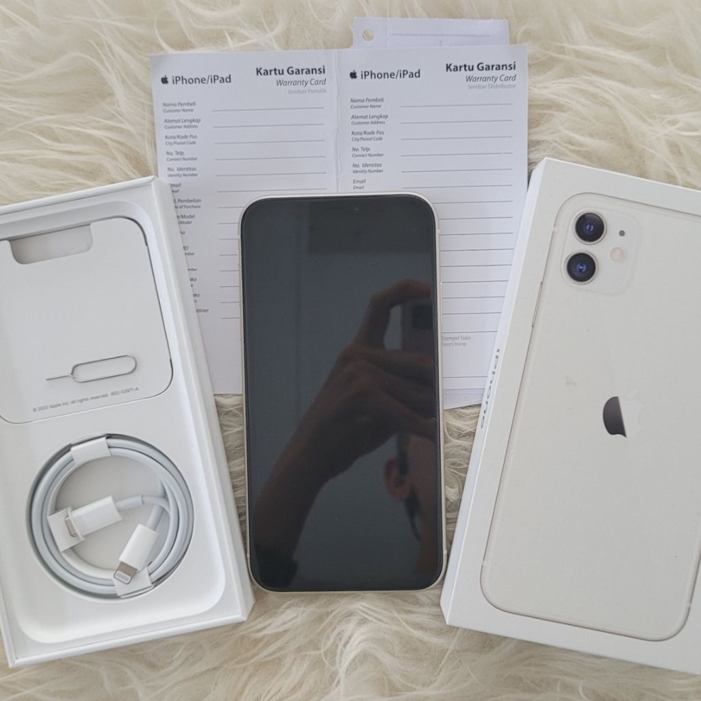 Iphone 11. 128GB. 4GB Ram. Putih. Garansi Ibox. Bekas