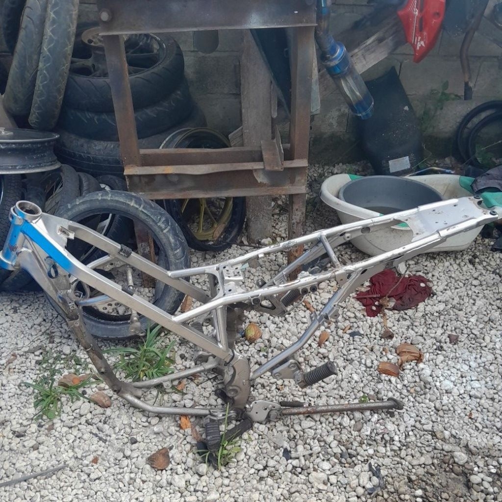 rangka  klx 150 bf ori