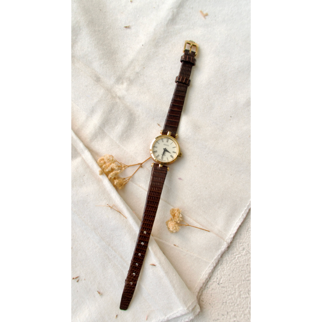 Jam Tangan Wanita Vintage Watch Gucci Sherry Line White Dial Dark Brown Leather Strap Original Auten