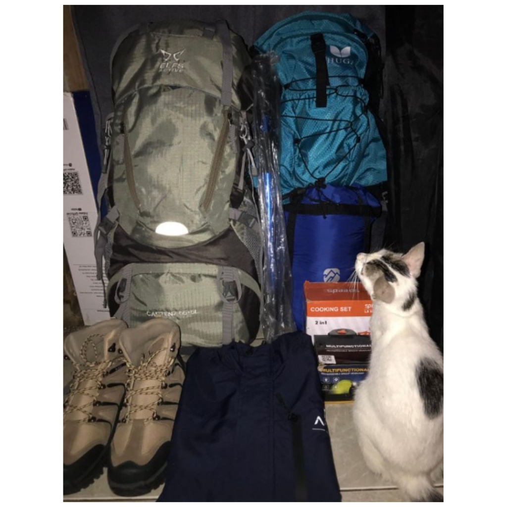 Paket Alat Hiking