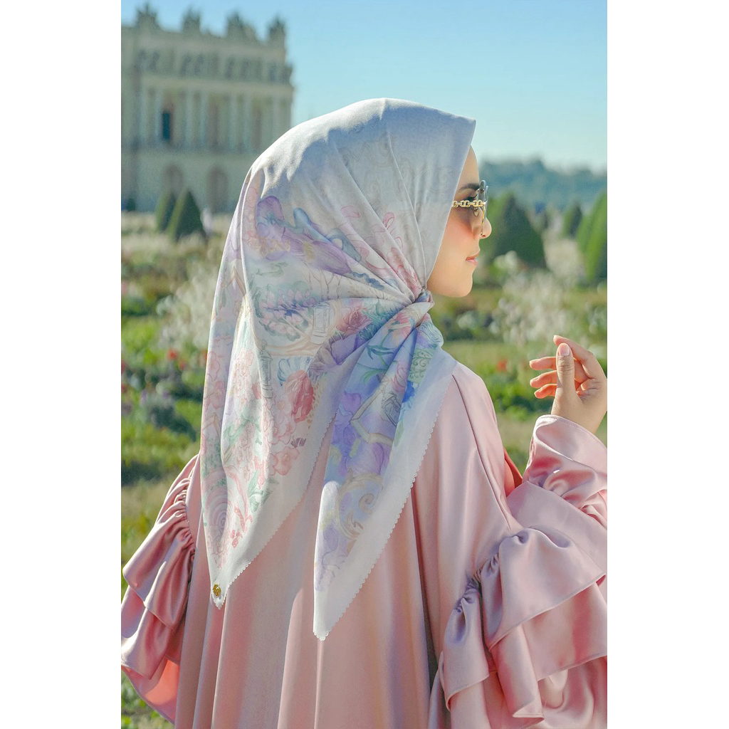 Buttonscarves Wonderland Pearl (pesanan member)