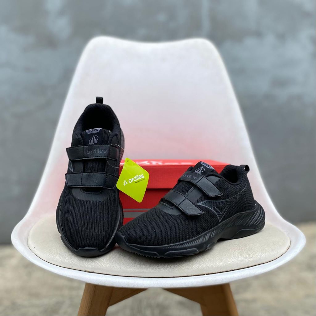 Eagle Sepatu sekolah anak tanpa tali sepatu velcro hitam polos sepatu sekolah junior jv