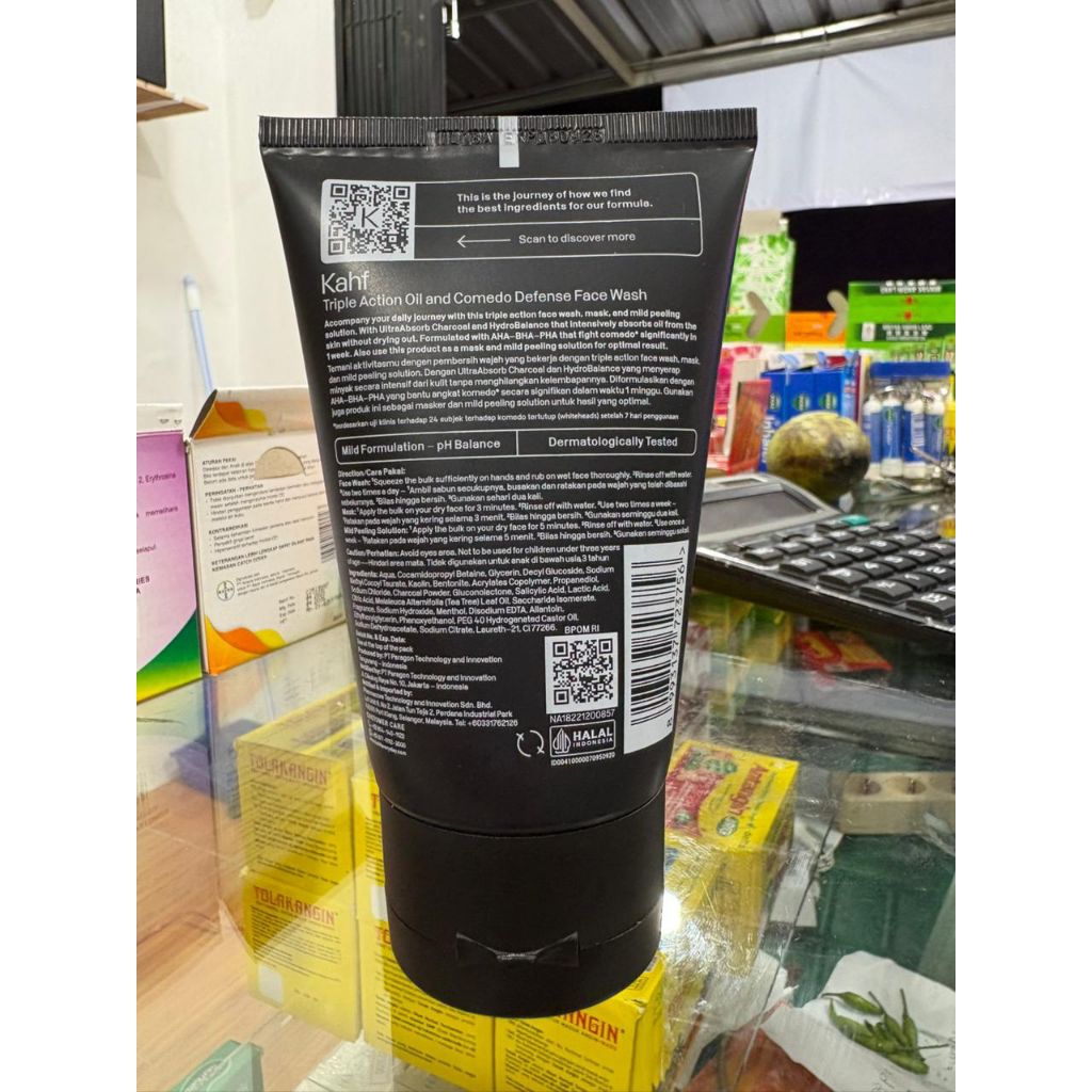 KAHF Triple Action Oil & Komedo Defense Face Wash 100ml