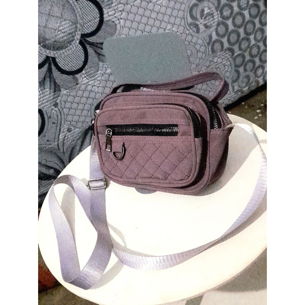 Preloved tas Selempang Kecil