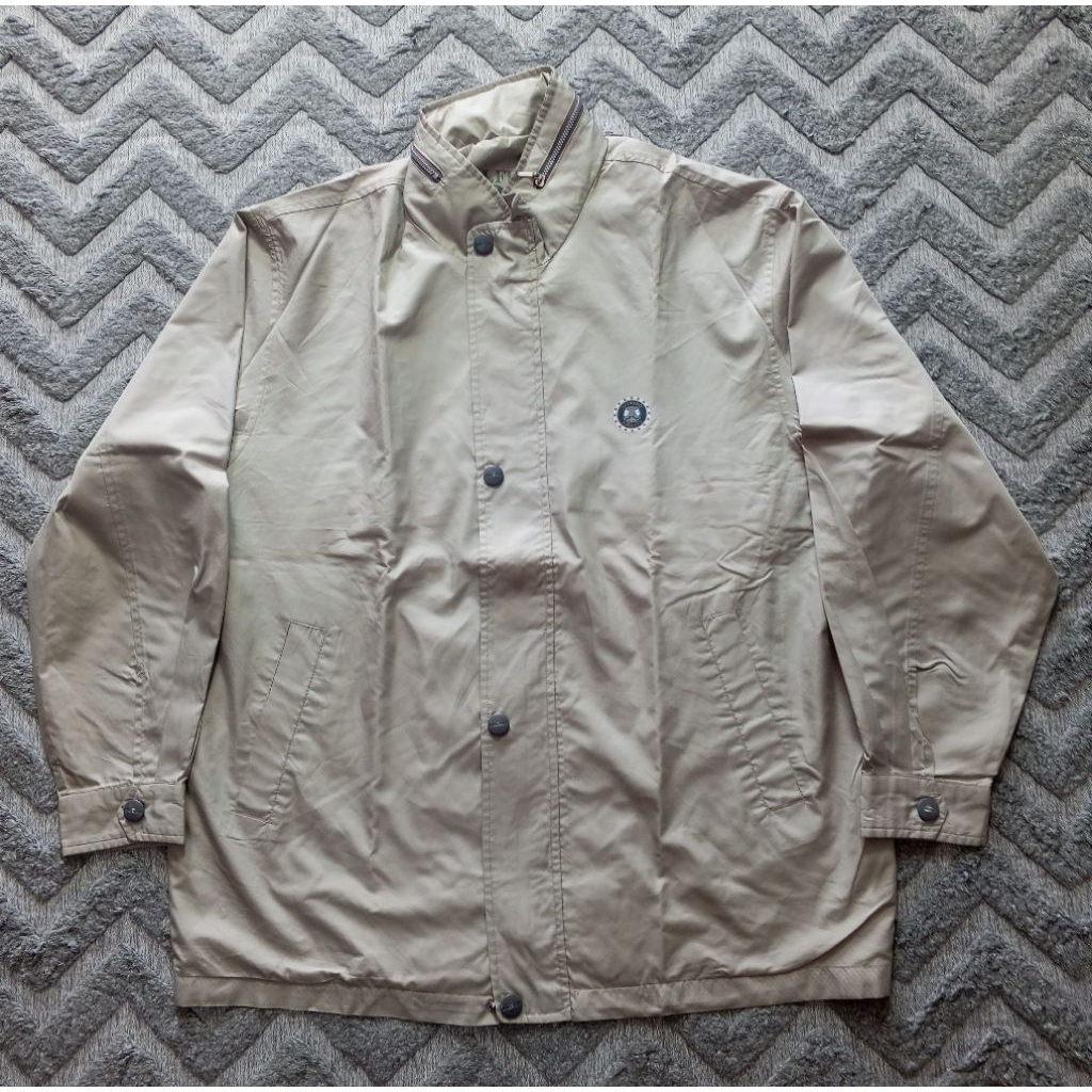 Jaket Alfredo versace outdoor windbreaker non hoodie krem unisex