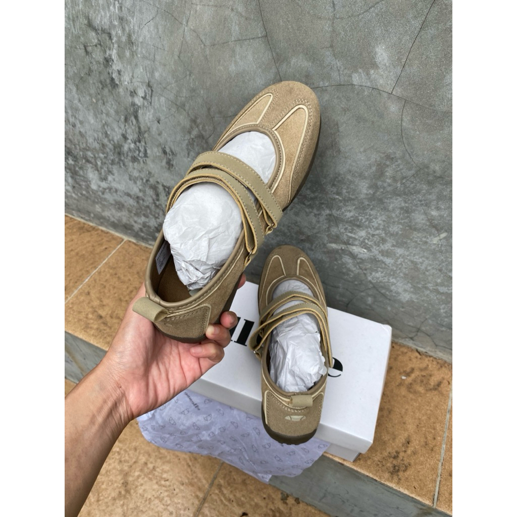 booked - preloved Ellesse Arya Khaki no 38