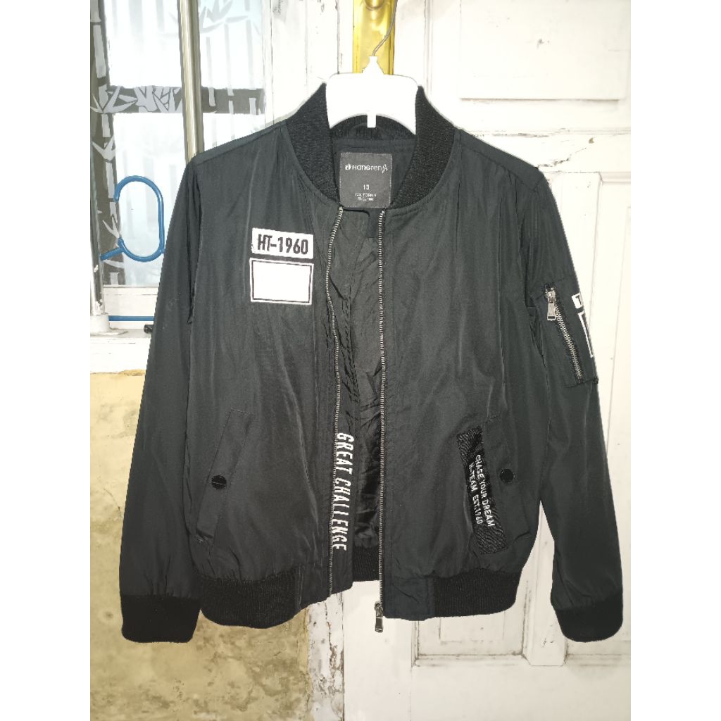 jaket bomber hangten size S lokal